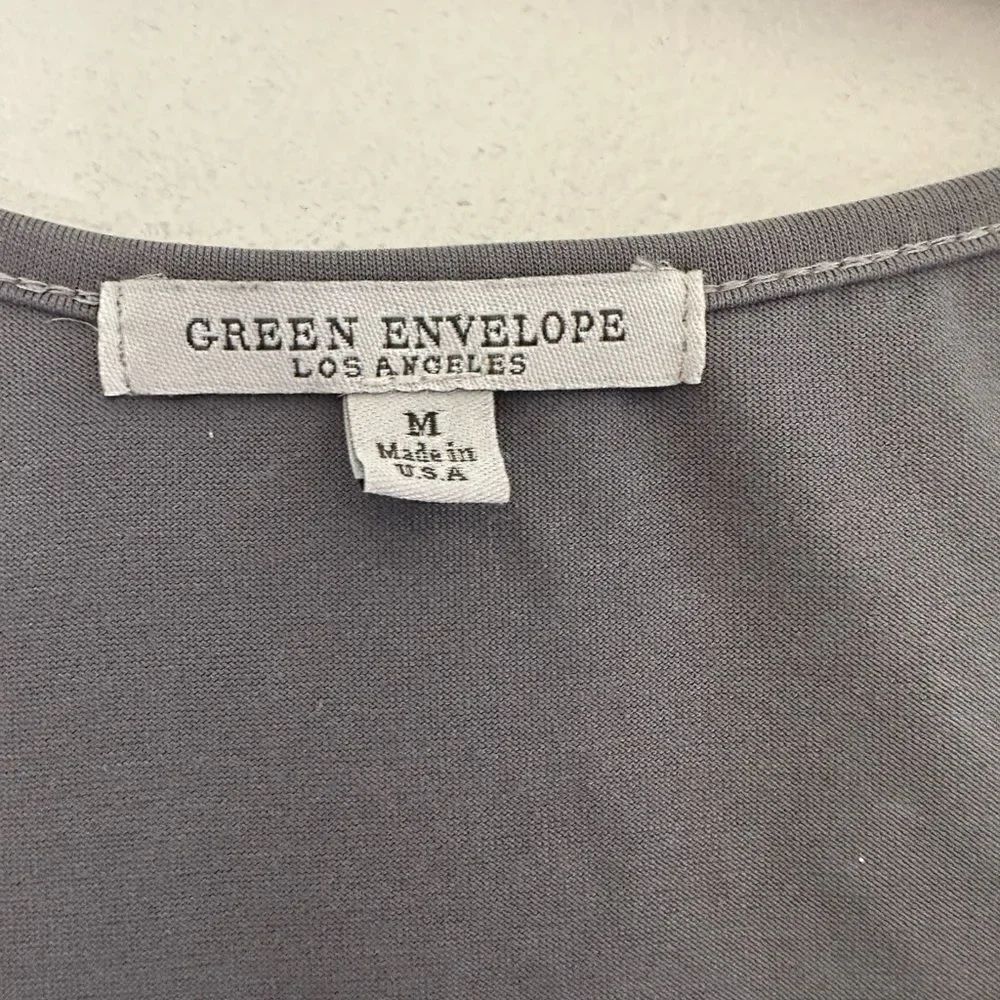 Green Zip tank blouse - Picture 2 of 3